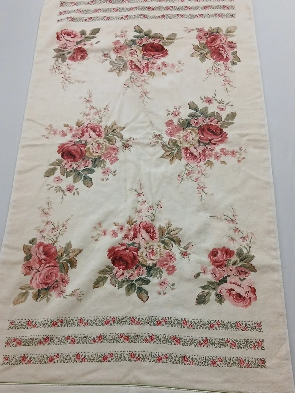 Laura Ashley Vintage Towel Set NWT